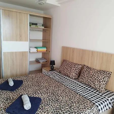 شقة Sky City 25th & 33th Floor With Pool & Spa & Fitness & Parking Including In Price سكوبجي